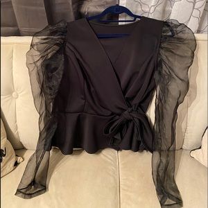 Vintage boutique Edgy puffed sleeves